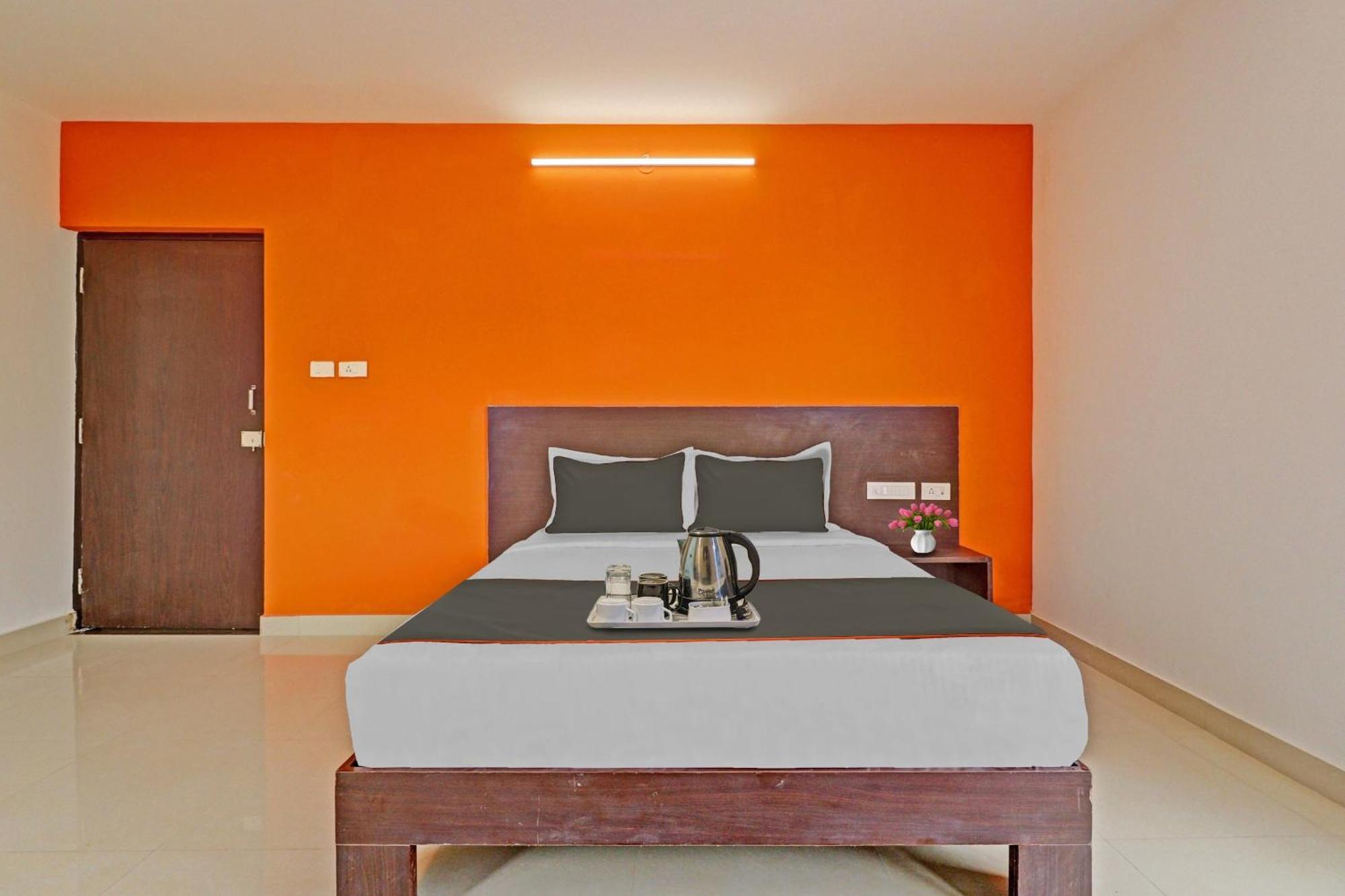 Super Capital O Blooms Stay Inn Near Snow City Bangalore Bagian luar foto